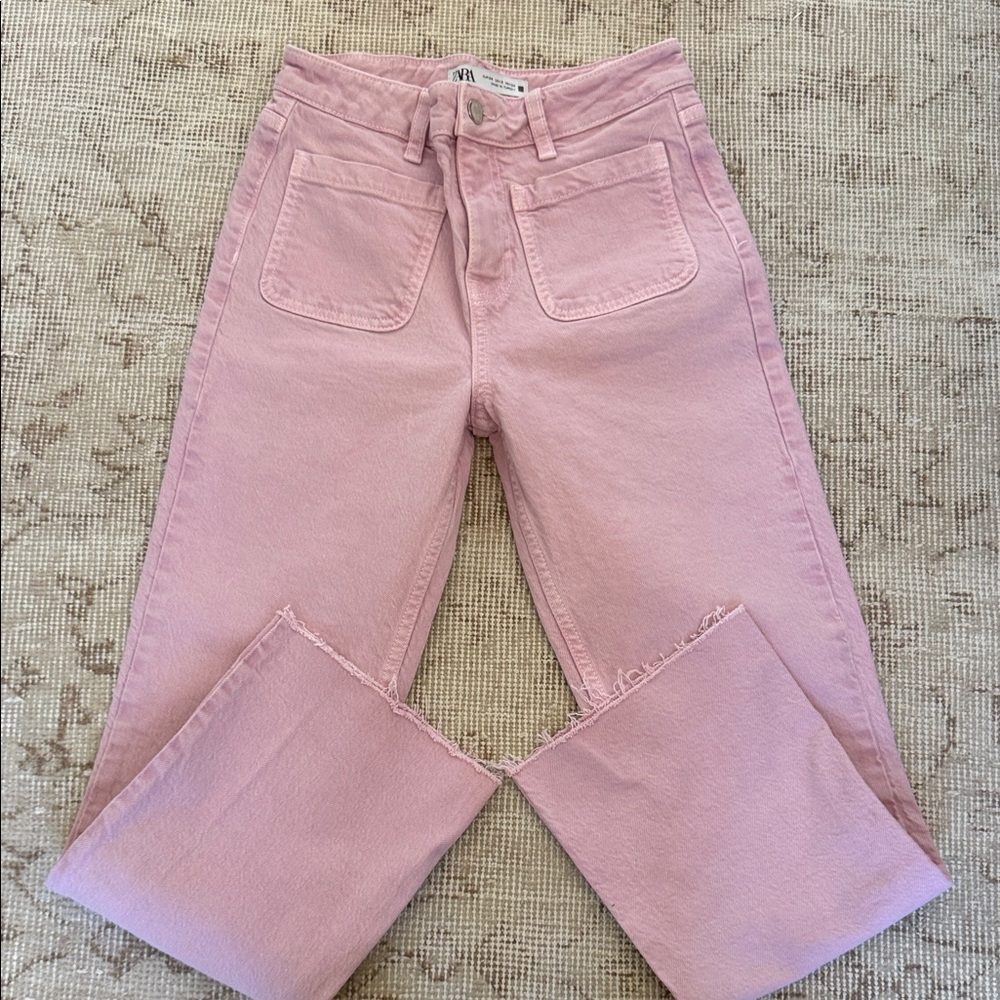 Zara Pink Front Pocket Jean
Size 2
Excellent condition
